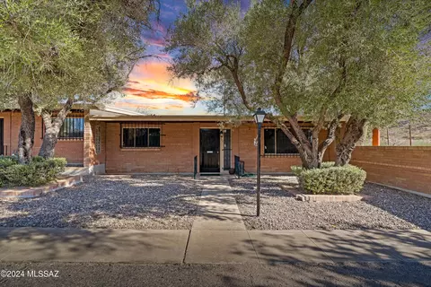 1902 W Anklam Rd, Tucson, AZ 85745