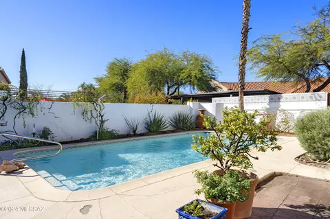 118 S La Creciente, Tucson, AZ 85711