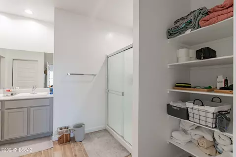 Bath - 12704 E Russo Dr, Vail, AZ 85641 photo 1 of 5