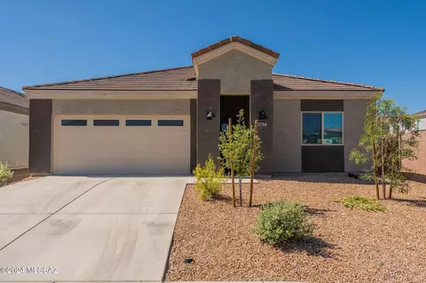 Exterior - 12704 E Russo Dr, Vail, AZ 85641 photo 2 of 14