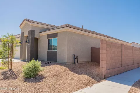Exterior - 12704 E Russo Dr, Vail, AZ 85641 photo 4 of 14
