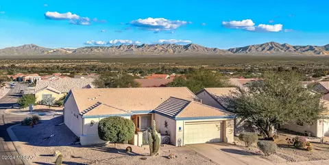 308 N Bent Ridge Dr, Green Valley, AZ 85614