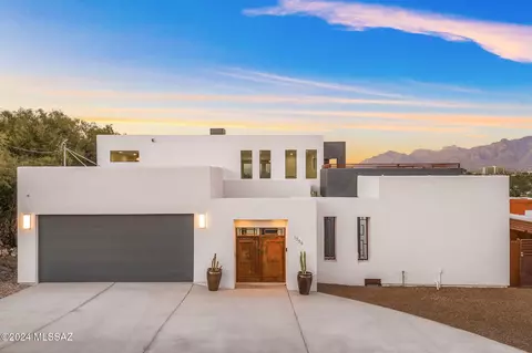 1356 W Clausen Cir, Tucson, AZ 85745