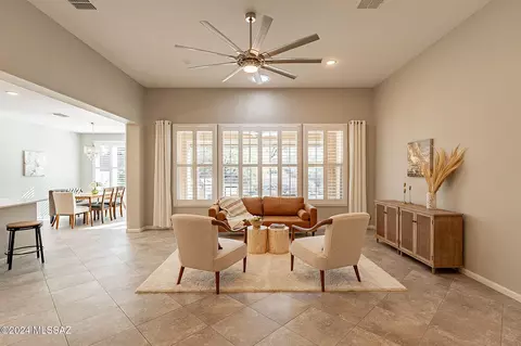 578 N Ramos Ln, Green Valley, AZ 85614