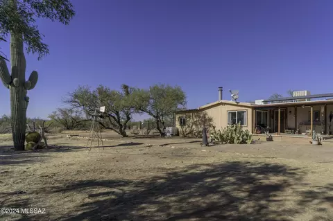 11398 W Kushmaul Rd, Tucson, AZ 85735