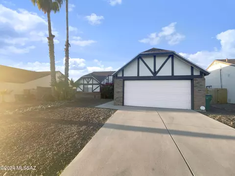 4430 W Rockwood Dr, Tucson, AZ 85741