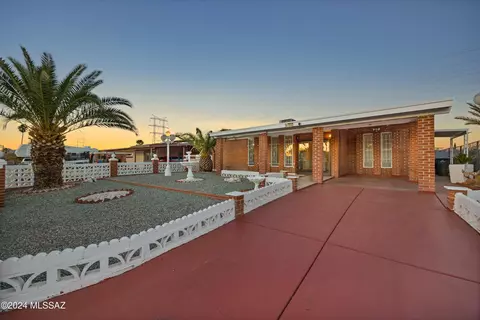 Exterior - 838 W Hawaii Dr, Tucson, AZ 85706 photo 3 of 9