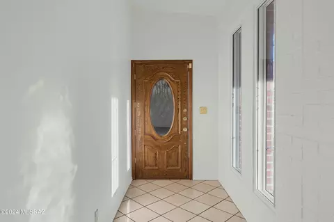 Entry Way - 838 W Hawaii Dr, Tucson, AZ 85706 photo 2 of 2