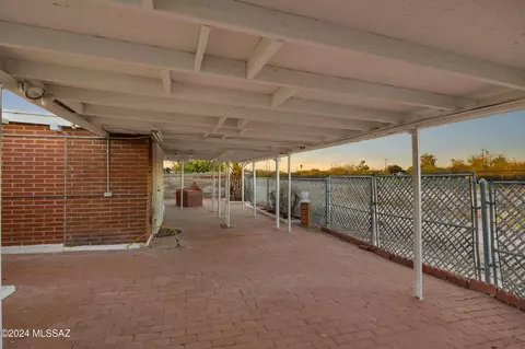 Exterior - 838 W Hawaii Dr, Tucson, AZ 85706 photo 8 of 9