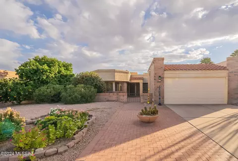 951 W Rio Guaymas, Green Valley, AZ 85614