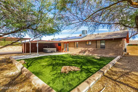 Exterior - 10032 Eric Allan Pl, Tucson, AZ 85748 photo 3 of 4