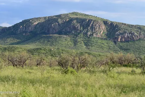 000 Poorwill Canyon Ct, Tubac, AZ 85646