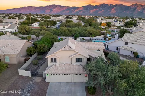 1950 W Desert Highlands Dr, Oro Valley, AZ 85737