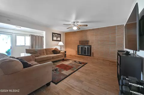 Living - 6089 E Beverly St, Tucson, AZ 85711 photo 2 of 2