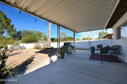Exterior - 6089 E Beverly St, Tucson, AZ 85711 photo 2 of 3