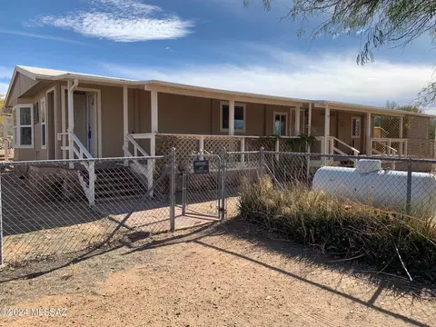 10650 W Anthony Dr, Tucson, AZ 85743