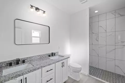 Bath - 3645 E Rollins Rd NW, Tucson, AZ 85739 photo 3 of 4