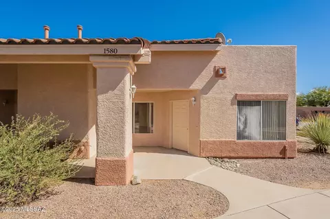 1580 N Paseo La Tinaja, Green Valley, AZ 85614