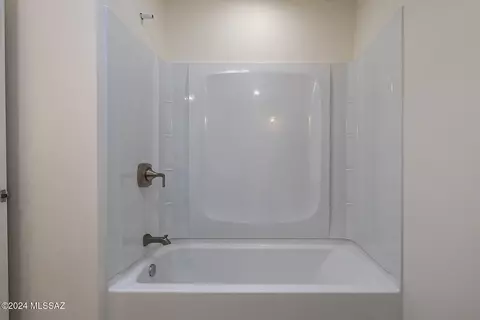 Bath - 6123 E Hampton St, Tucson, AZ 85712 photo 3 of 3