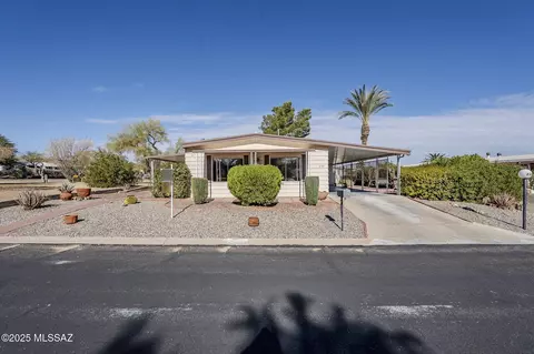 230 W Mora Dr, Green Valley, AZ 85614