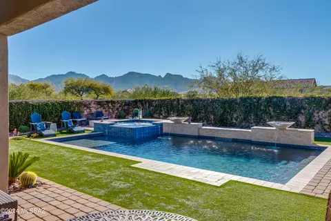 465 W Red Ribbon Ln, Oro Valley, AZ 85755