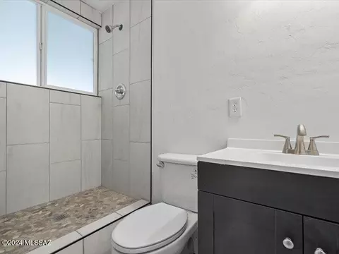 Bath - 3742 E 28th St, Tucson, AZ 85713 photo 1 of 3