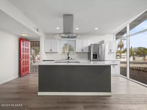 3742 E 28th St, Tucson, AZ 85713