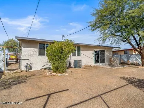Exterior - 3742 E 28th St, Tucson, AZ 85713 photo 4 of 5