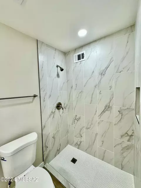 Bath - 7401 E Stella Rd, Tucson, AZ 85730 photo 2 of 3