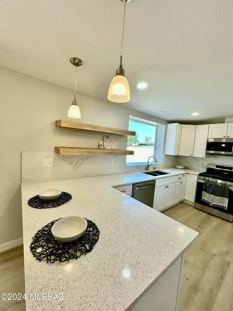 Kitchen - 7401 E Stella Rd, Tucson, AZ 85730 photo 10 of 11