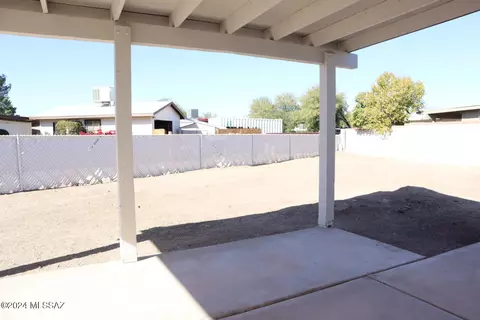 Exterior - 7401 E Stella Rd, Tucson, AZ 85730 photo 3 of 4