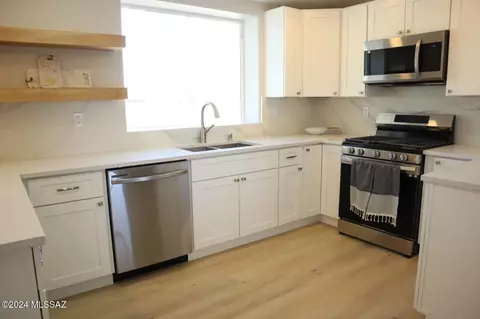 Kitchen - 7401 E Stella Rd, Tucson, AZ 85730 photo 3 of 11