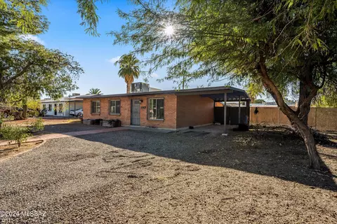 5734 E 33rd St, Tucson, AZ 85711 photo 2