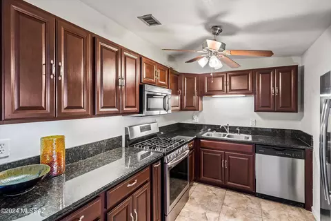 5734 E 33rd St, Tucson, AZ 85711 photo 8