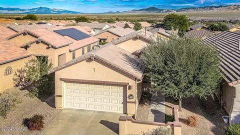578 N Tunitcha Dr, Green Valley, AZ 85614