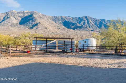 5255 E Starhaven Ln, Tucson, AZ 85739