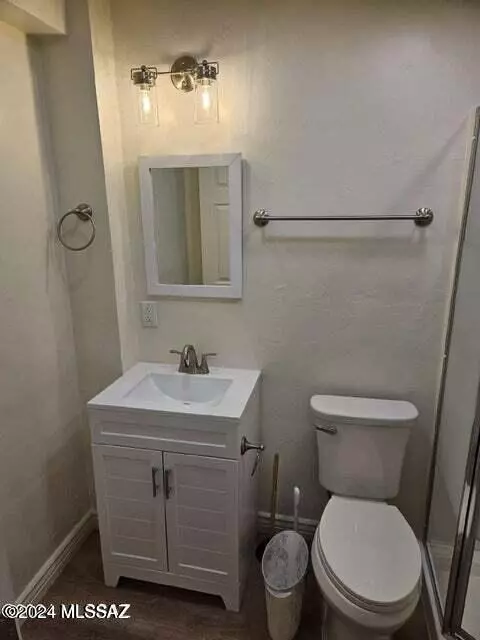 Bath - 2109 E Grant Rd, Tucson, AZ 85719 photo 4 of 5