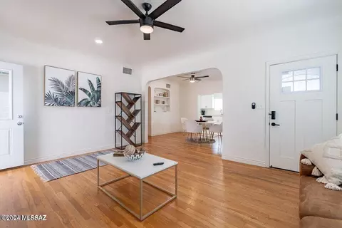 Living - 2109 E Grant Rd, Tucson, AZ 85719 photo 3 of 3