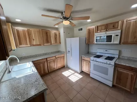 Kitchen - 3142 E 29th St, Tucson, AZ 85713 photo 3 of 4