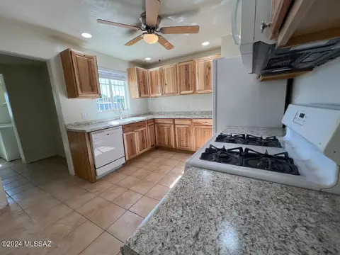 Kitchen - 3142 E 29th St, Tucson, AZ 85713 photo 4 of 4