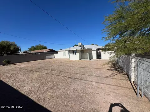 Exterior - 3142 E 29th St, Tucson, AZ 85713 photo 7 of 9