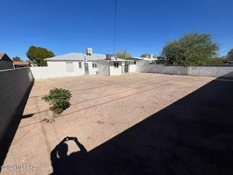 Exterior - 3142 E 29th St, Tucson, AZ 85713 photo 8 of 9