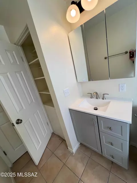 Bath - 3142 E 29th St, Tucson, AZ 85713 photo 1 of 4