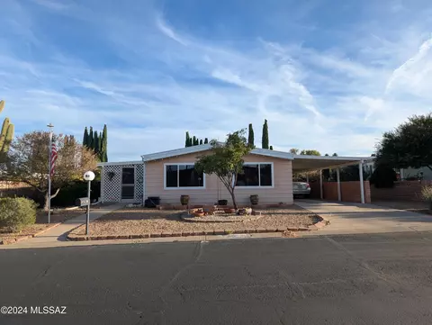 85 W Aliso Dr, Green Valley, AZ 85614