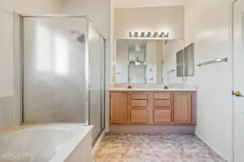 Bath - 517 E Covered Wagon Dr, Tucson, AZ 85704 photo 1 of 6