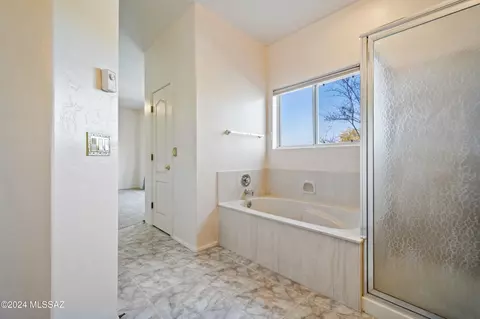 Bath - 517 E Covered Wagon Dr, Tucson, AZ 85704 photo 3 of 6