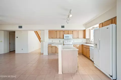 Kitchen - 517 E Covered Wagon Dr, Tucson, AZ 85704 photo 1 of 5