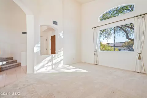 Living - 517 E Covered Wagon Dr, Tucson, AZ 85704 photo 1 of 5