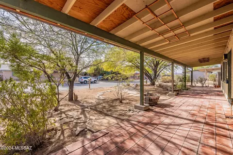 237 E Laguna St, Tucson, AZ 85705 photo 3