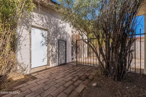237 E Laguna St, Tucson, AZ 85705 photo 40